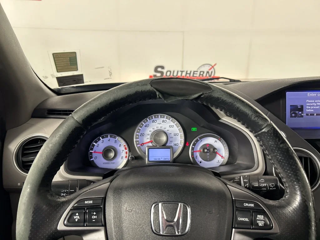Used 2013 Black Honda Touring image 10