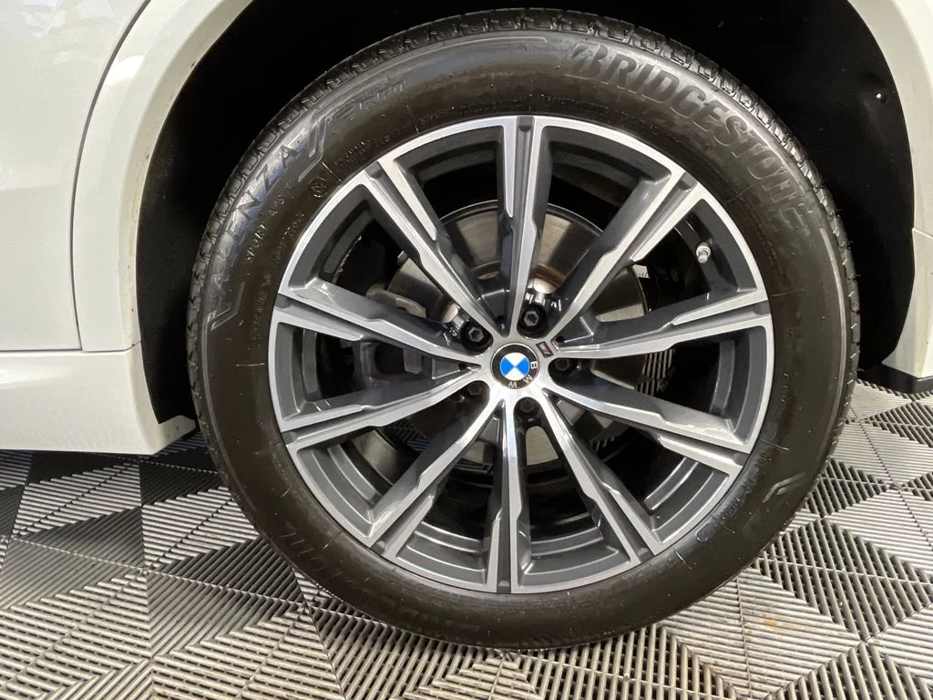 Certified Used 2025 Alpine White BMW xDrive40i image 16