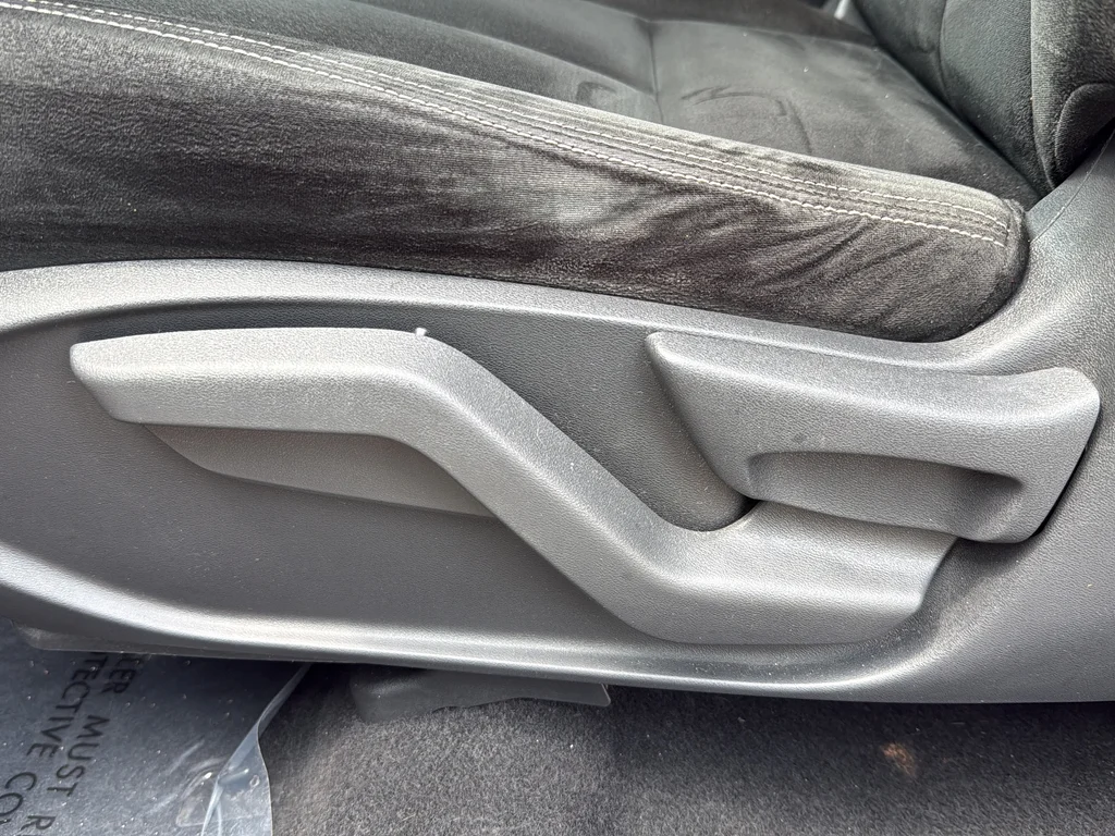 Used 2015 Orange Nissan S image 15
