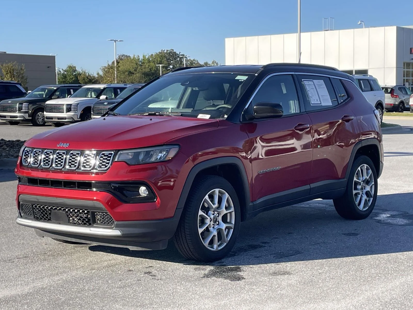 Used 2025 Red Hot Pearlcoat Jeep Limited image 24