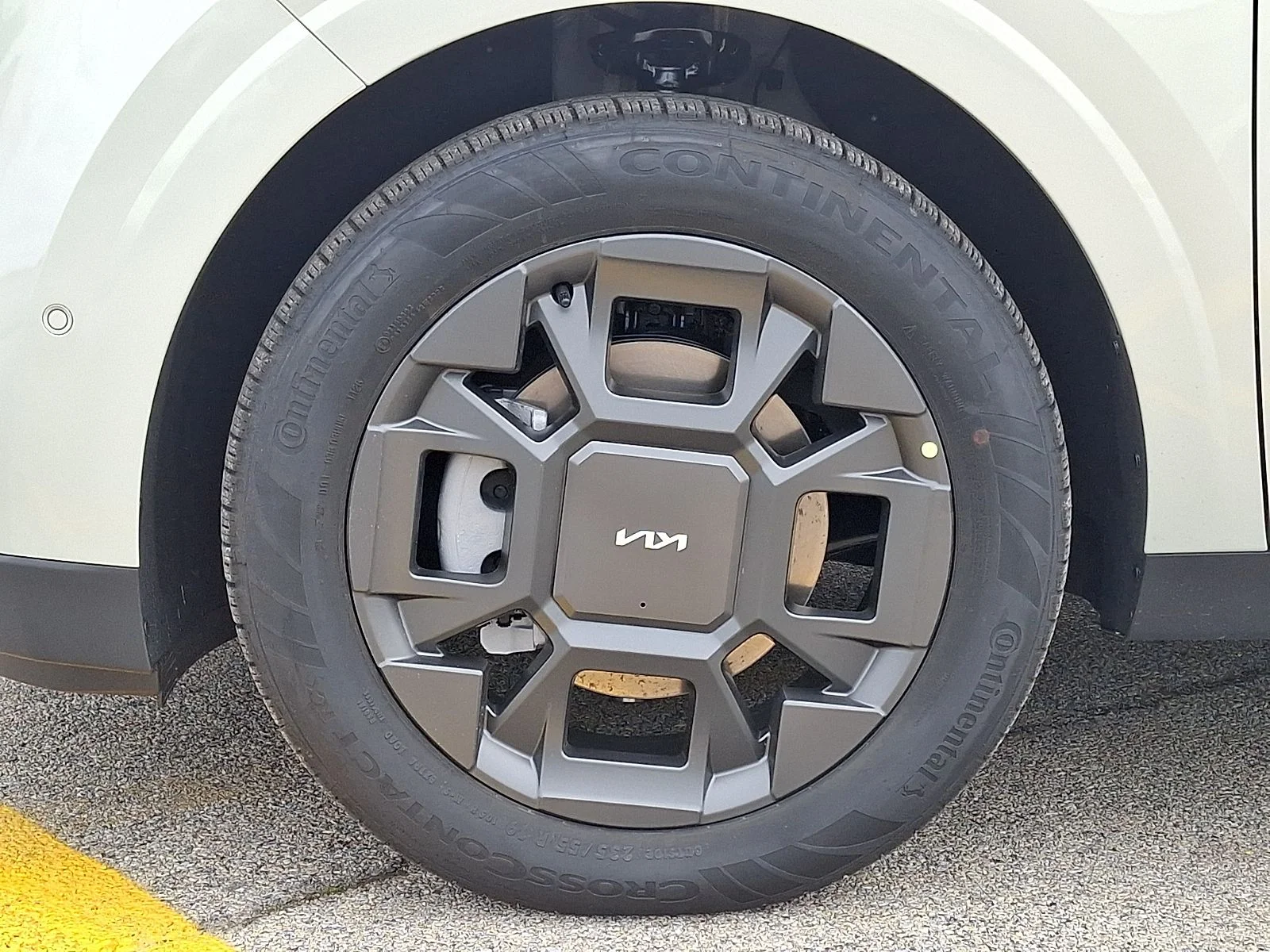 New 2027 Silver Kia SX image 7