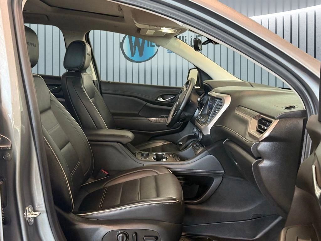 Used 2023 Silver GMC Denali image 6