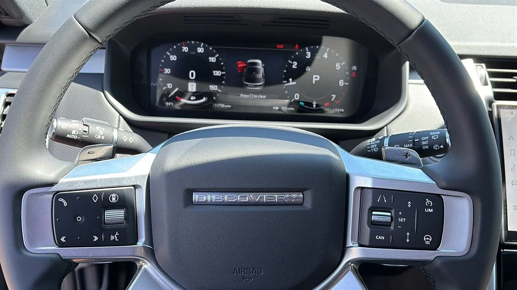 Certified Used 2025 Gray Land Rover Dynamic SE image 12