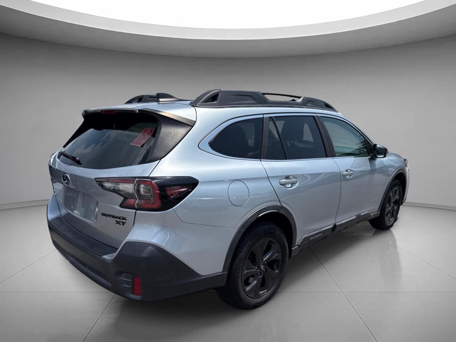 Used 2022 Ice Silver Metallic Subaru Onyx Edition XT image 18