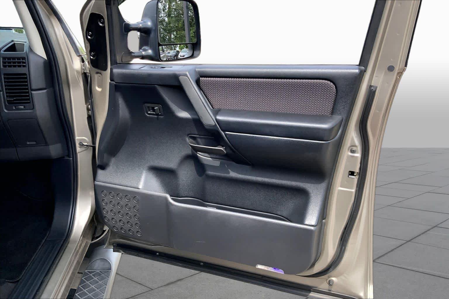 Used 2008 Desert Stone Metallic Nissan LE image 22