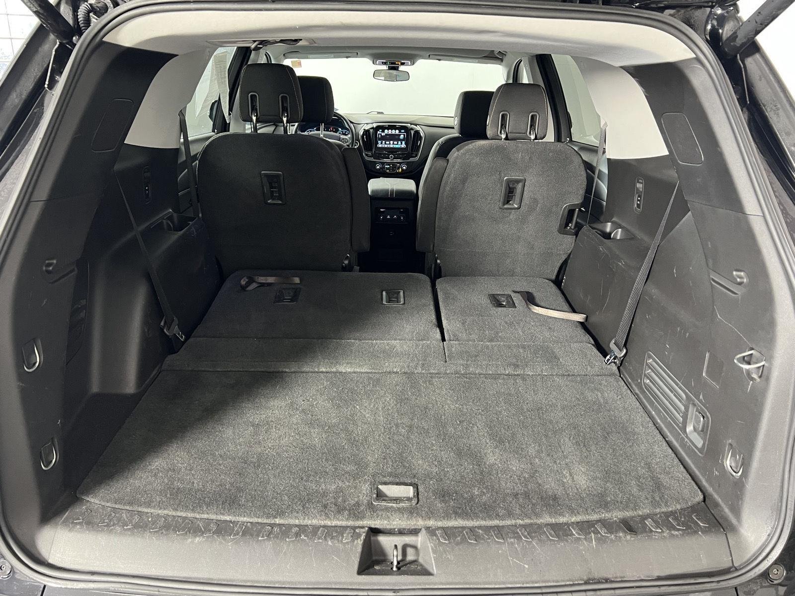 Used 2018 Mosaic Black Metallic Chevrolet LT Cloth image 22