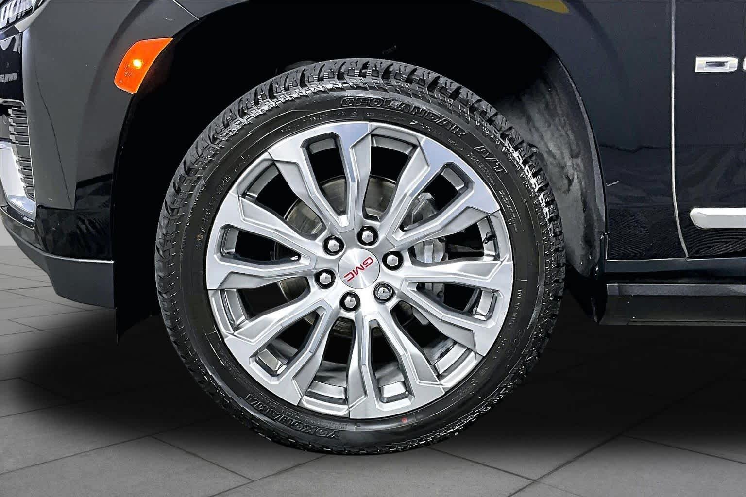 Used 2024 Onyx Black GMC Denali image 11