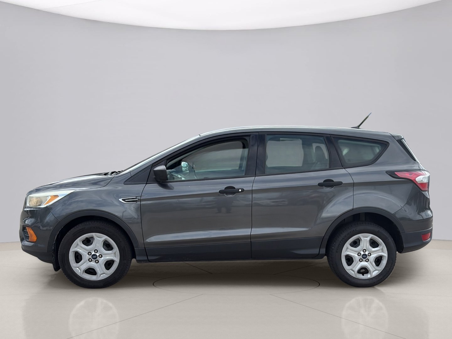 Used 2017 Gray Ford S FWD image 2