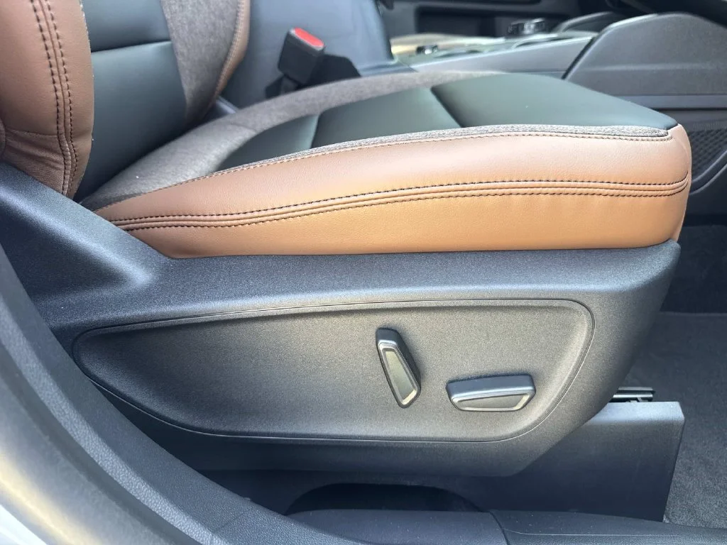 New 2026 Space White Metallic Ford Outer Banks® image 29