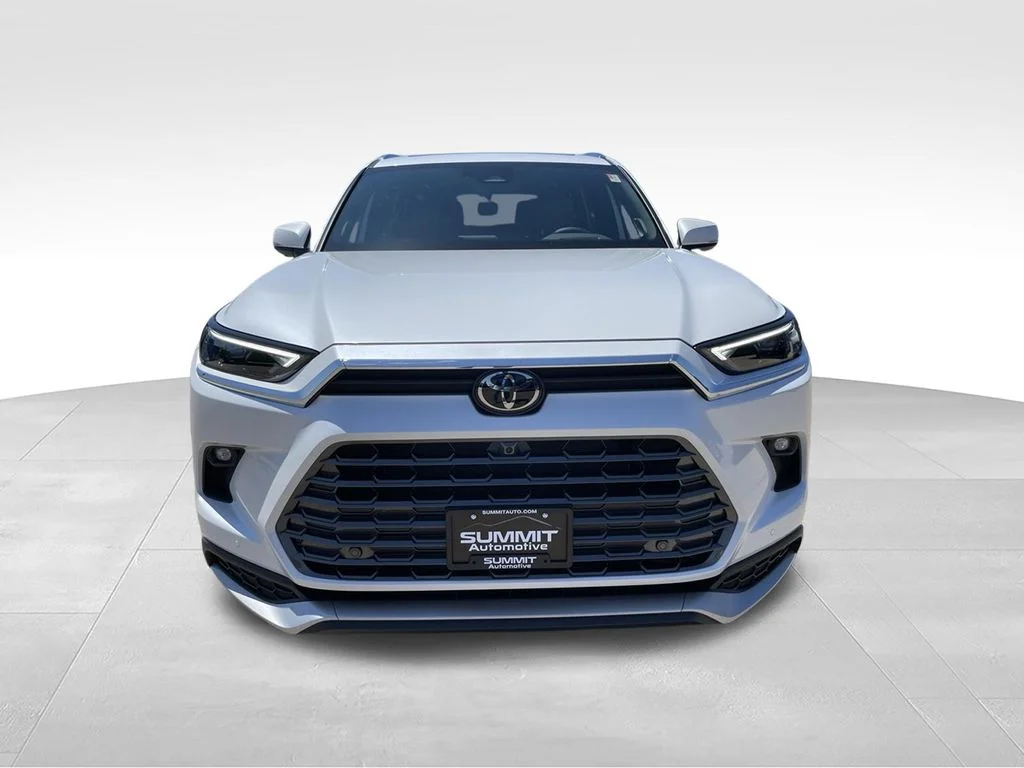 Used 2025 White Toyota MAX Platinum image 20