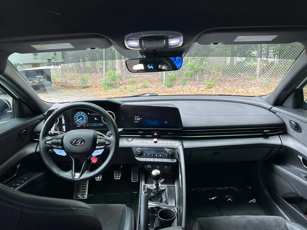 Used 2022 White Hyundai Base image 28