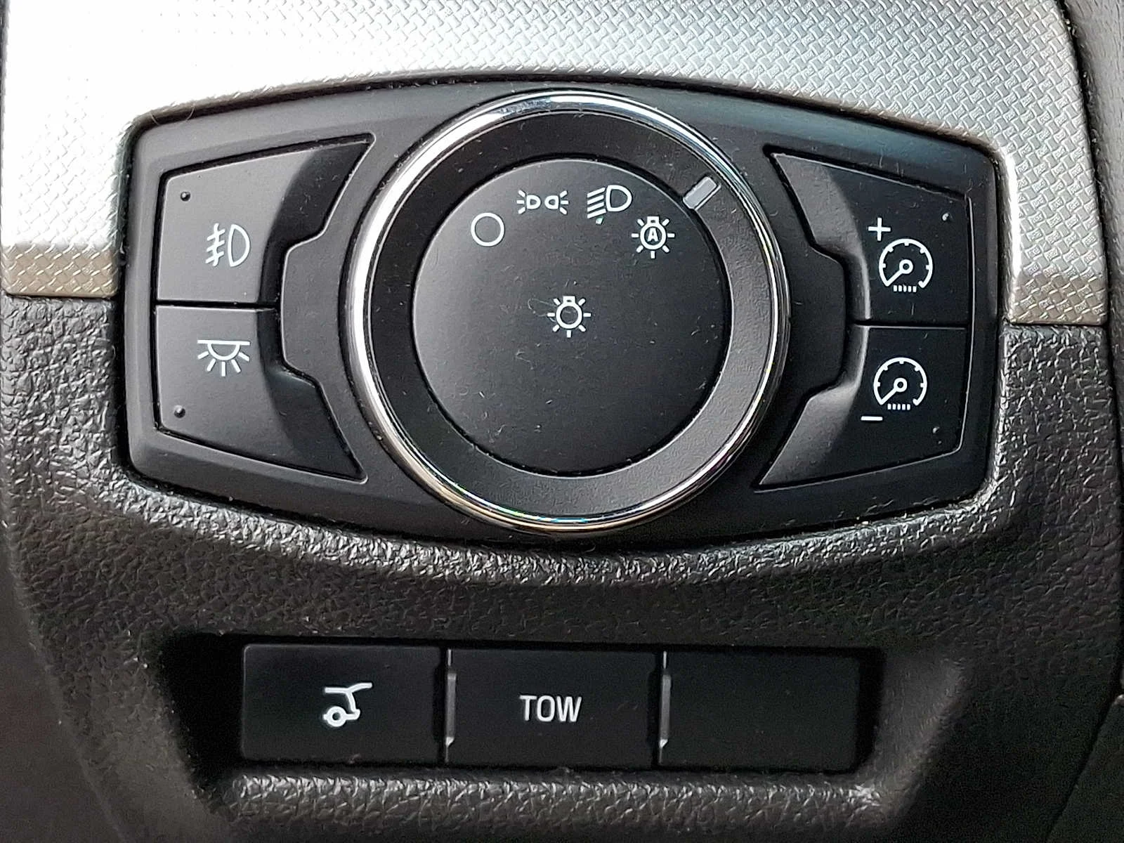 Used 2013 Tuxedo Black Metallic Ford XLT image 24