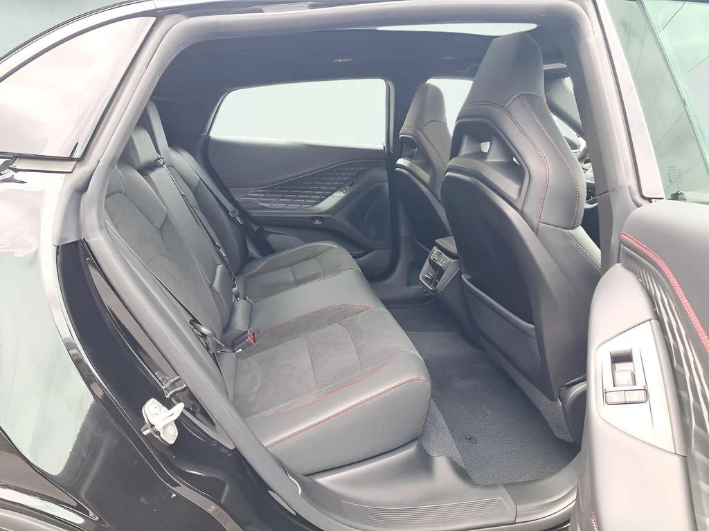New 2026 Diamond Black Crystal Pearlcoat Dodge R/T Plus image 14