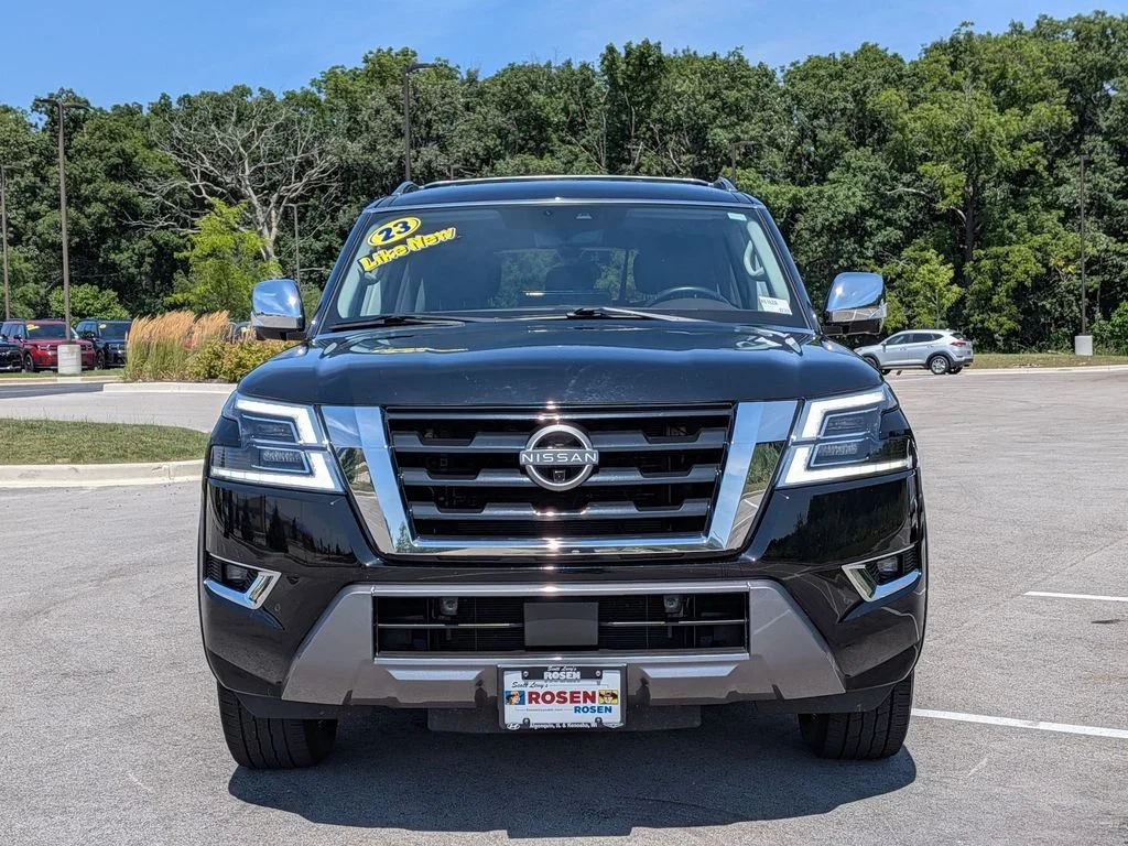 Used 2022 Black Nissan Platinum image 2
