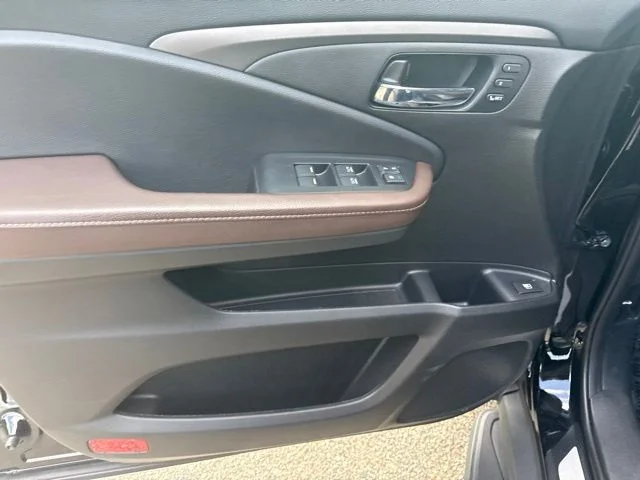 Used 2024 Black Honda RTL image 21
