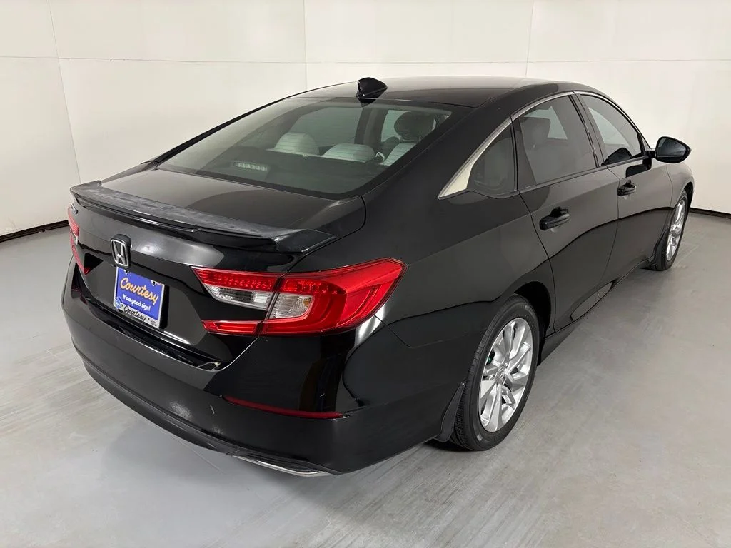Used 2018  Honda LX image 8
