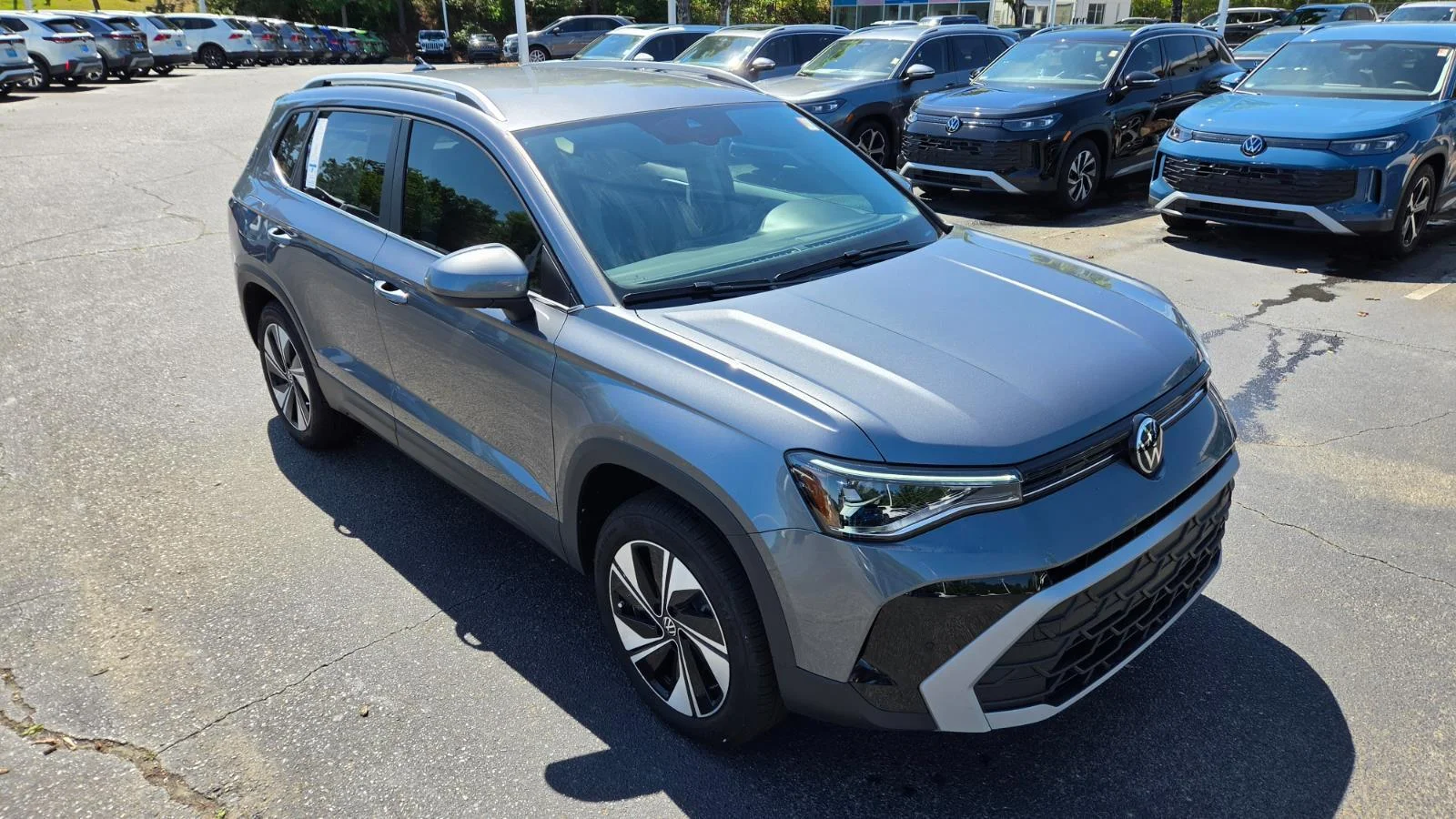 2025 Volkswagen Taos SE - Photo 7