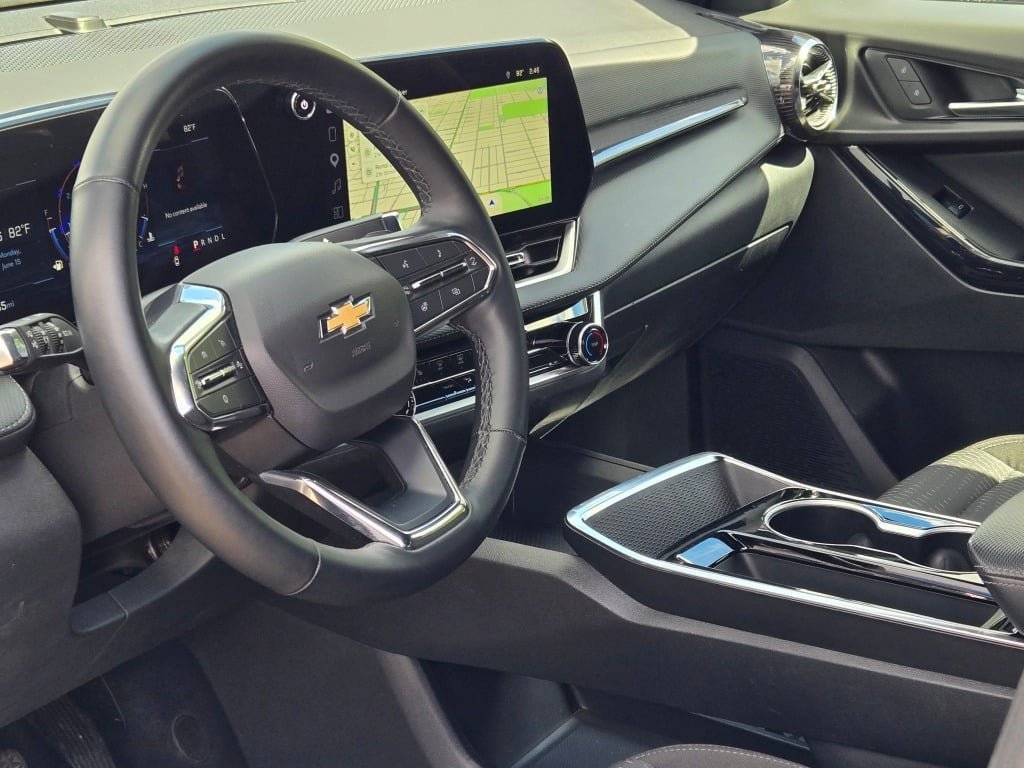 2025 Chevrolet Equinox LT - Photo 24