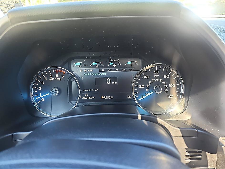 Used 2020 Agate Black Metallic Ford LARIAT image 18