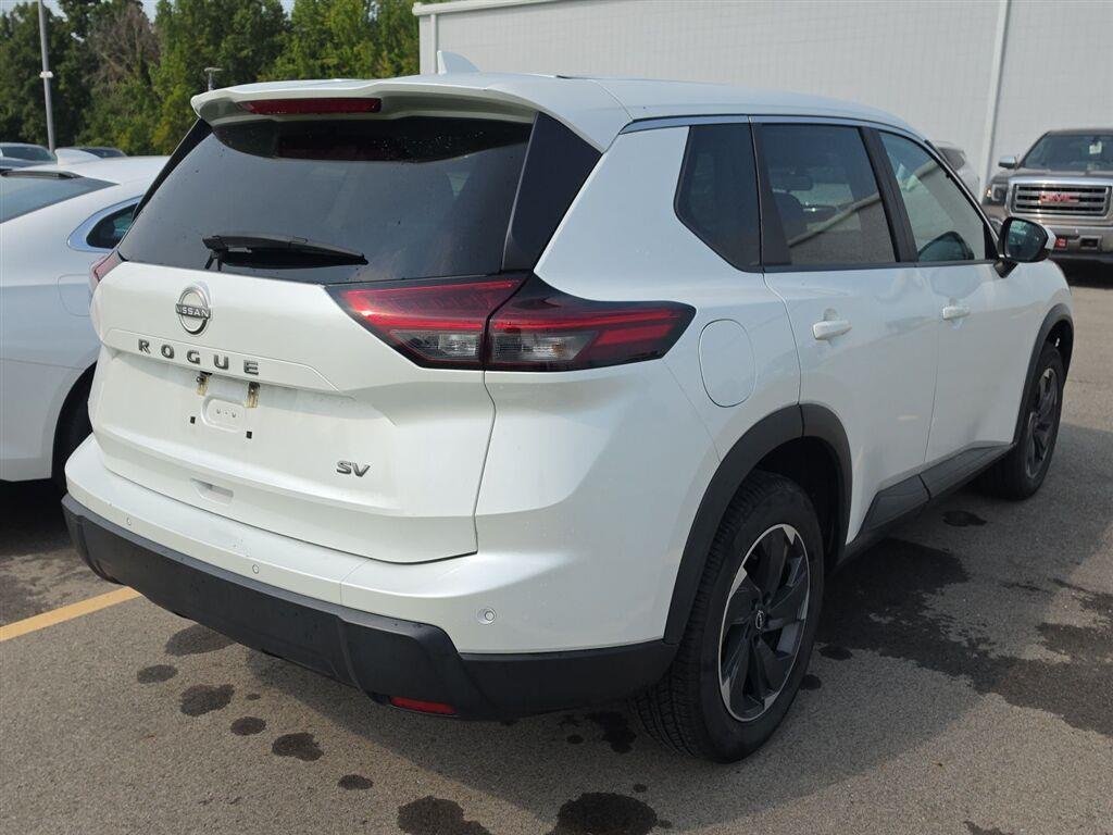 Used 2024 White Nissan SV image 3