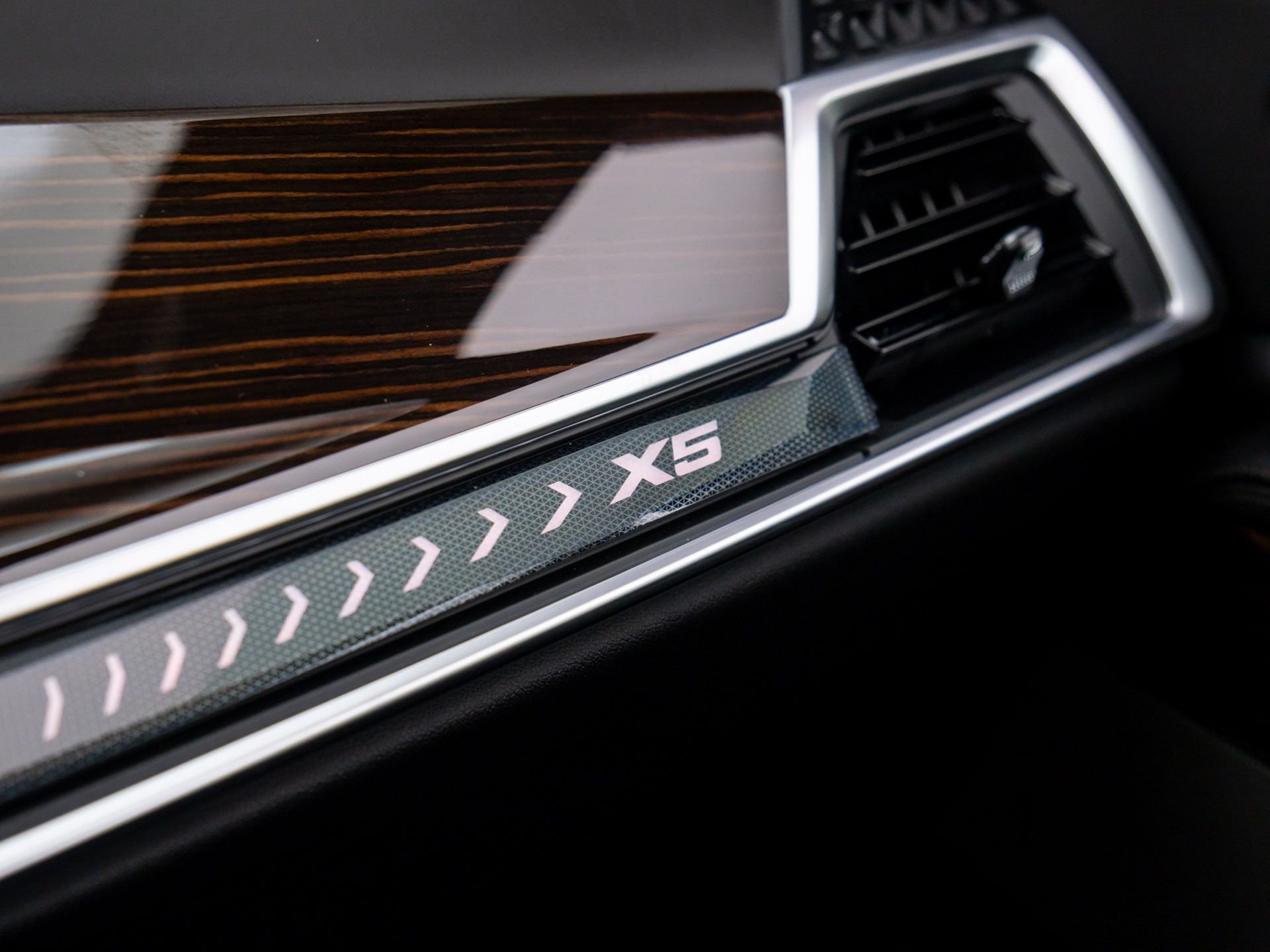 New 2026 Black Sapphire Metallic BMW xDrive40i image 26