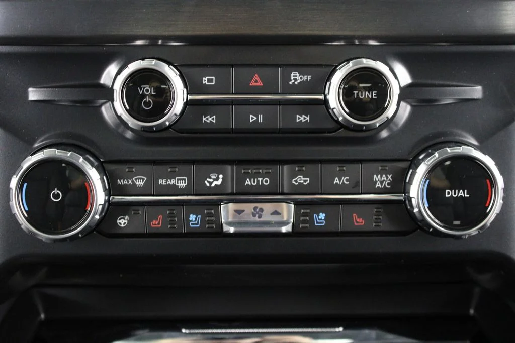 New 2026 Carbonized Gray Metallic Ford Lariat image 27
