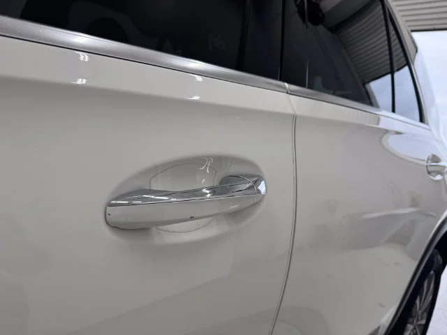 Used 2020 Polar White Mercedes-Benz GLE 350 image 44