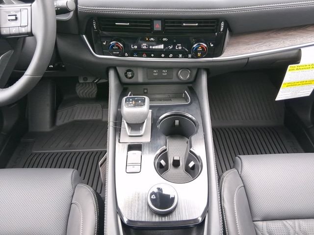 New 2026 Everest White Pearl TriCoat Nissan Platinum image 3