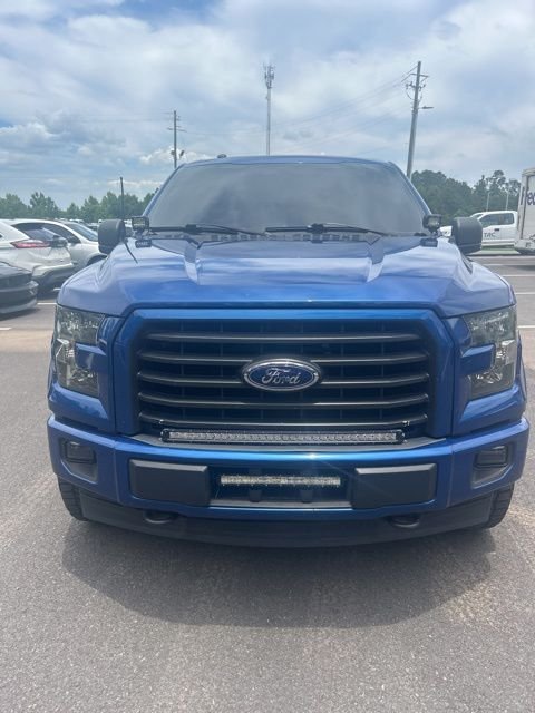 Used 2017 Lightning Blue Ford XLT image 4
