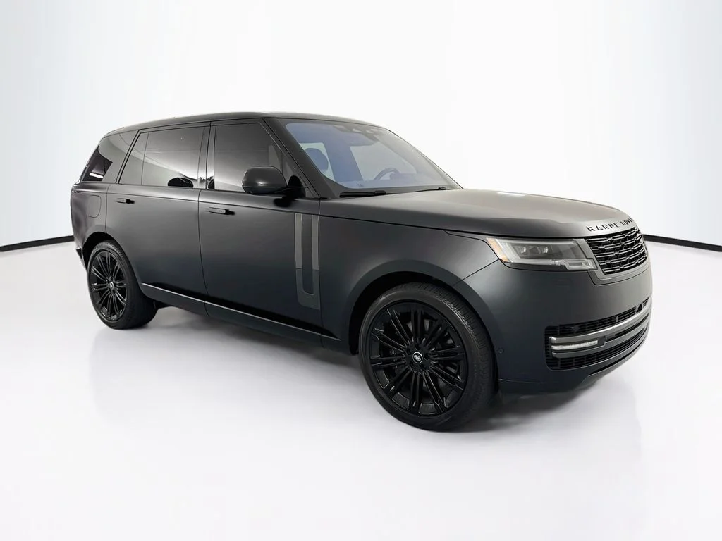 Used 2023 Black Land Rover SE image 3