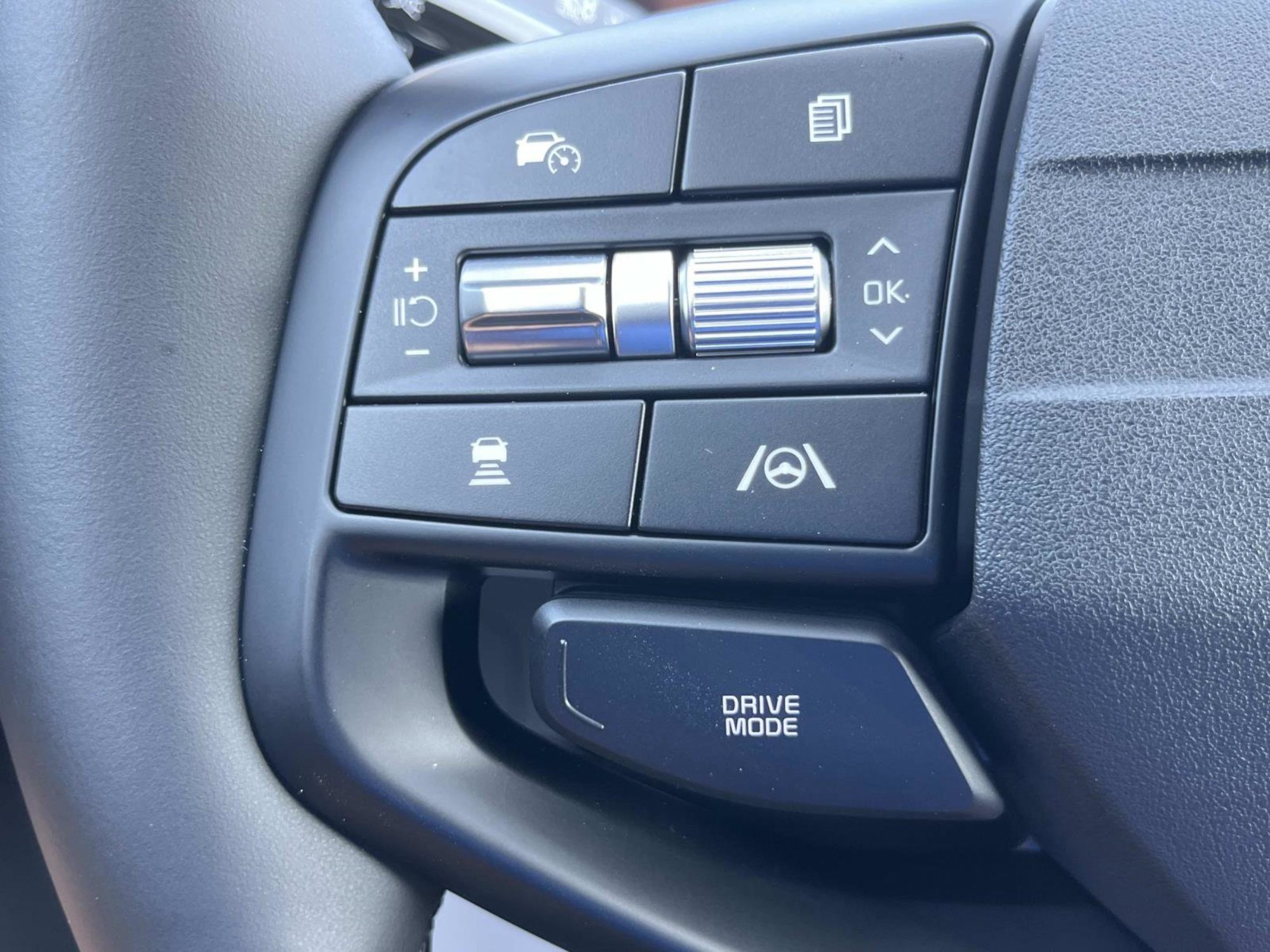 New 2026 Snow White Pearl Kia S image 27