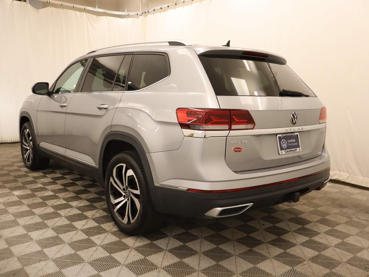 Certified Used 2023 Pyrite Silver Metallic Volkswagen V6 SEL 4Motion image 4