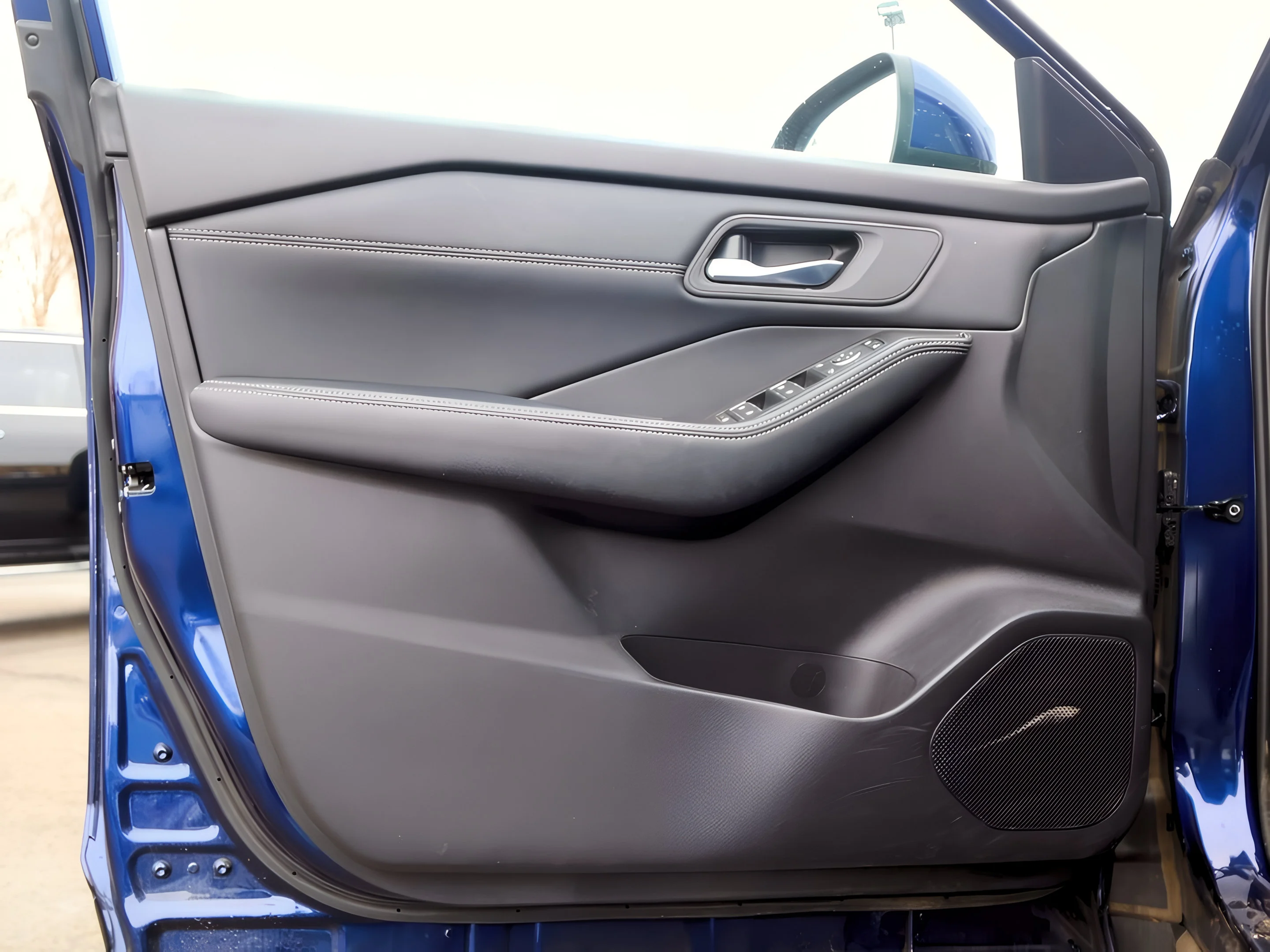 2025 Nissan Rogue SL - Photo 11