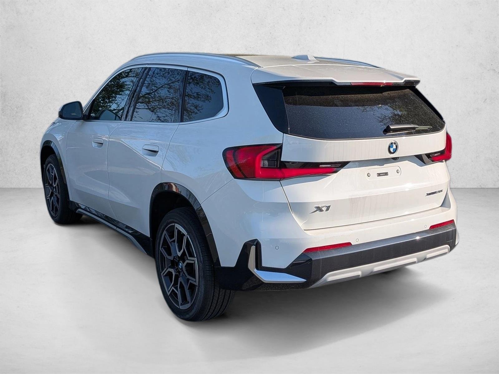 Used 2026 Alpine White BMW xDrive28i image 8