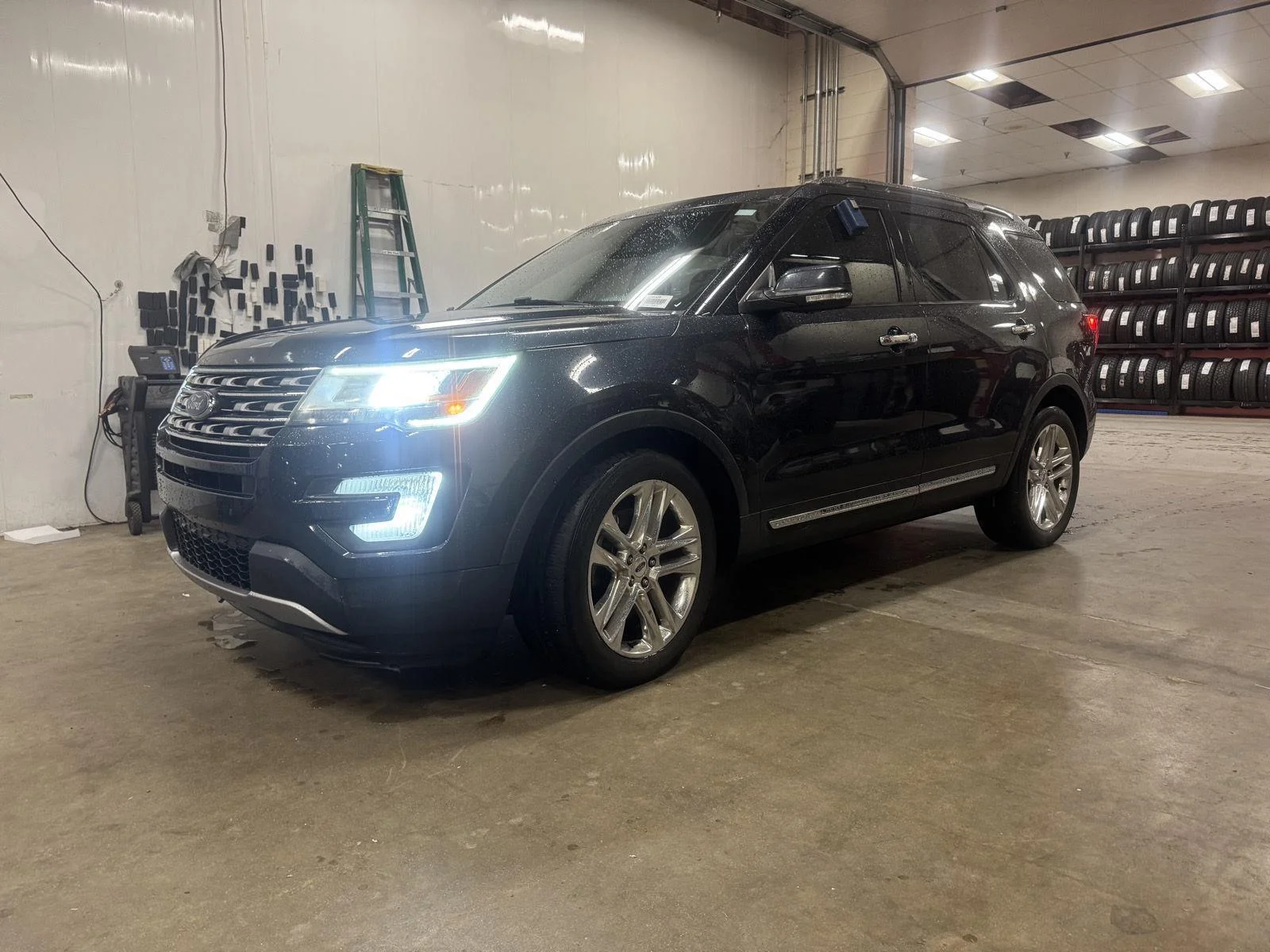 2017 Ford Explorer Limited FWD's photo