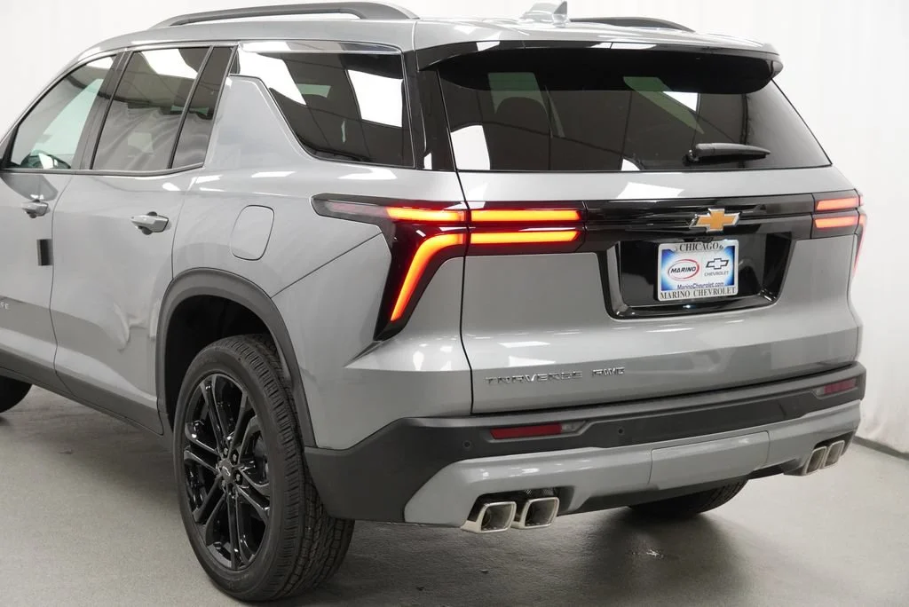 New 2027 Sterling Gray Metallic Chevrolet LT image 38