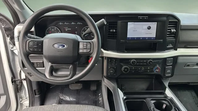 Used 2025  Ford XL image 10