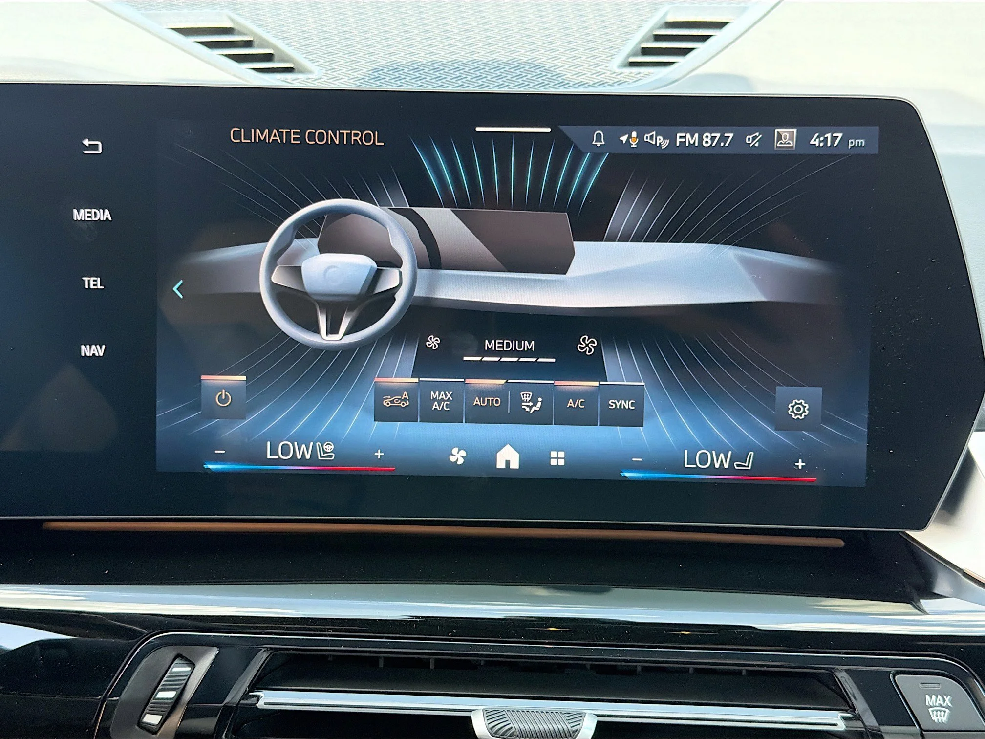 New 2026 Space Silver Metallic BMW xDrive28i image 32