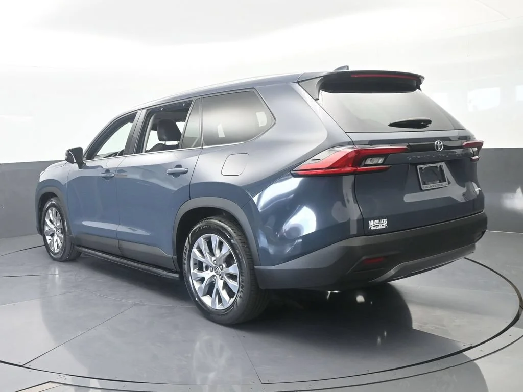 Used 2025 Cloud Toyota Limited image 4