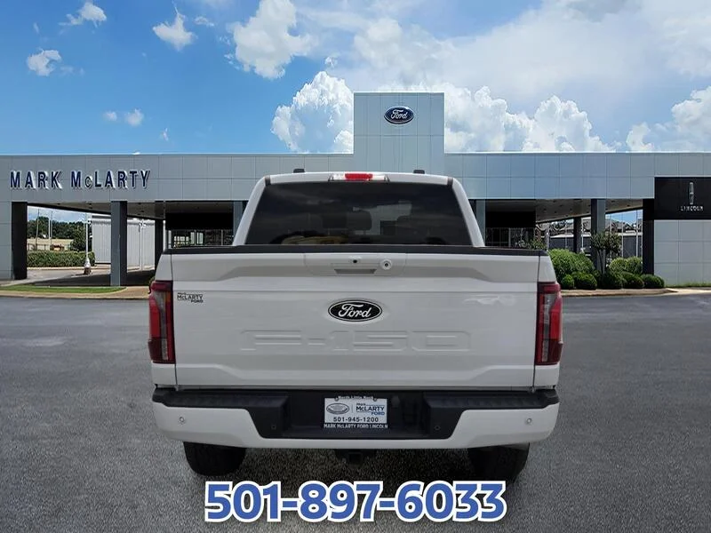 Used 2025 Oxford White FORD LARIAT 4WD SuperCrew 5.5