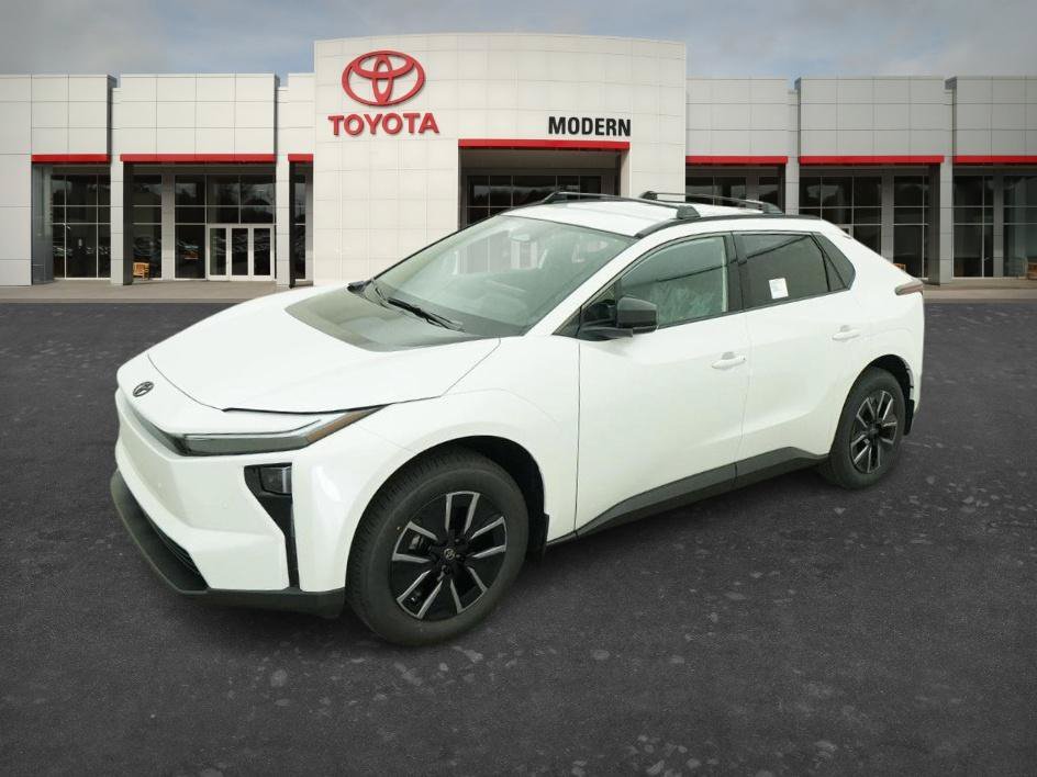New 2026 WINDCHILL PEARL Toyota XLE image 1