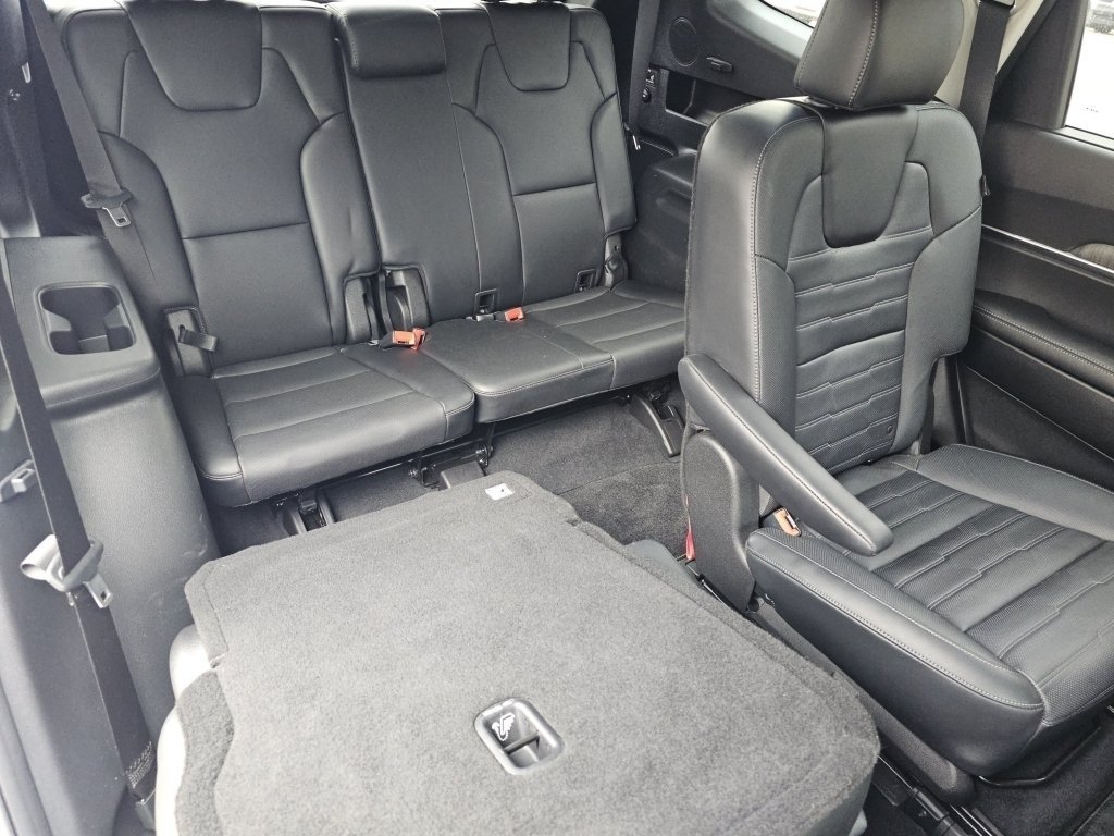 Used 2024 Everlasting Silver Kia SX Prestige image 5