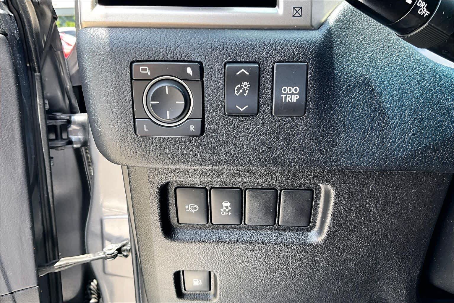 Used 2015 Nebula Gray Pearl Lexus  image 33