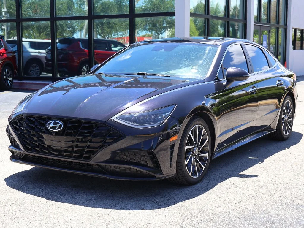 Used 2023 Blue Hyundai Limited image 10