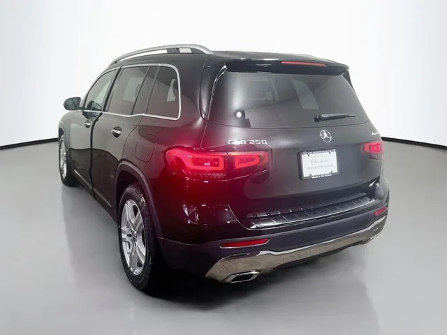 Used 2023 Night Black Mercedes-Benz GLB 250 image 7