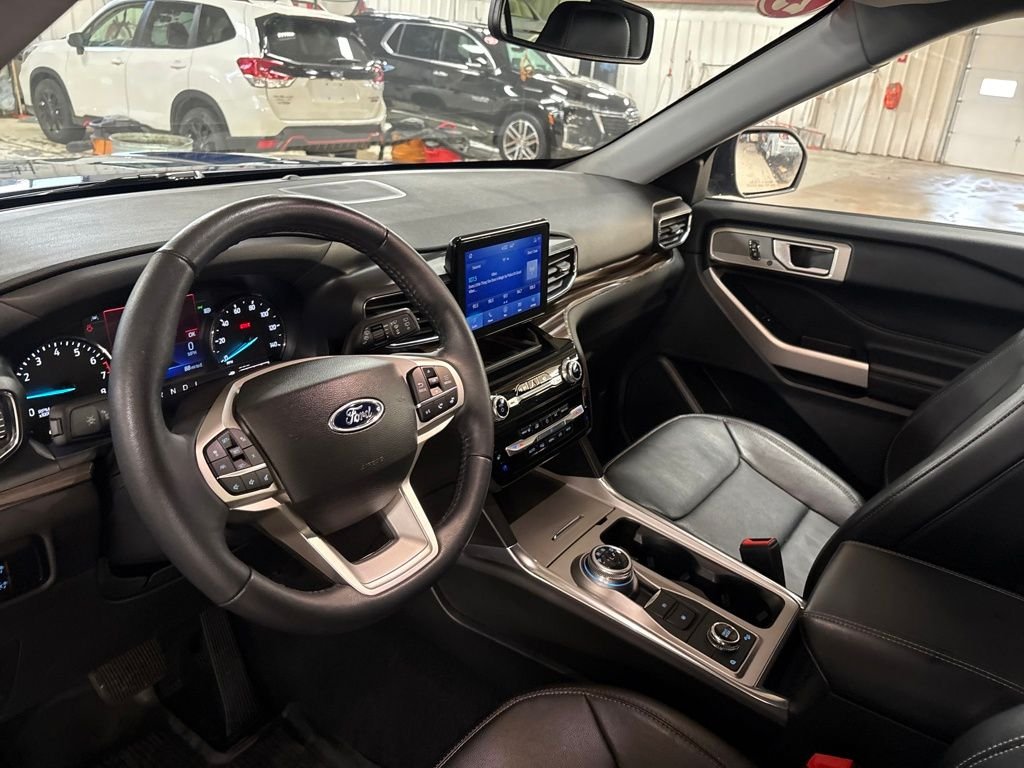 Used 2023 Blue Ford Limited image 17
