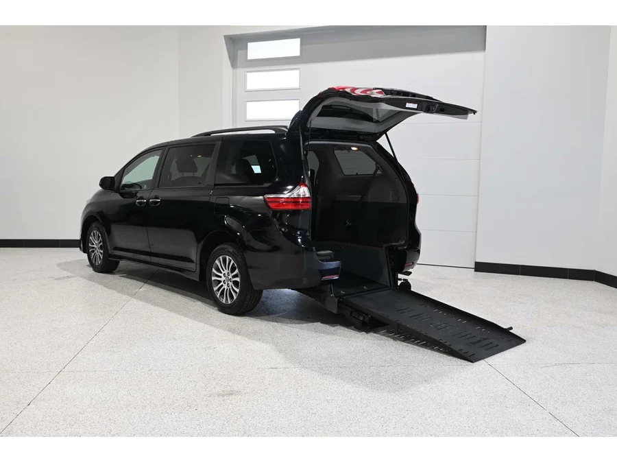 Used 2019 BLACK Toyota XLE Mobility Handicap Van image 2