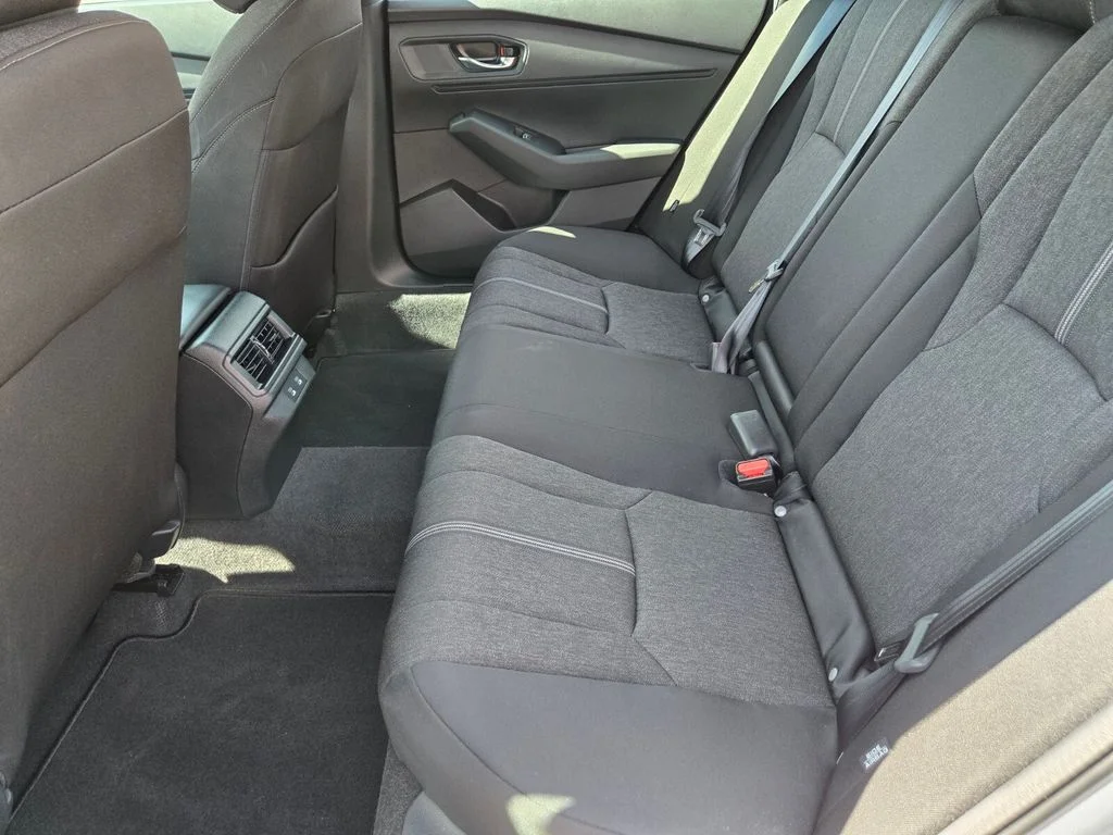 Used 2025  Honda Sport image 12