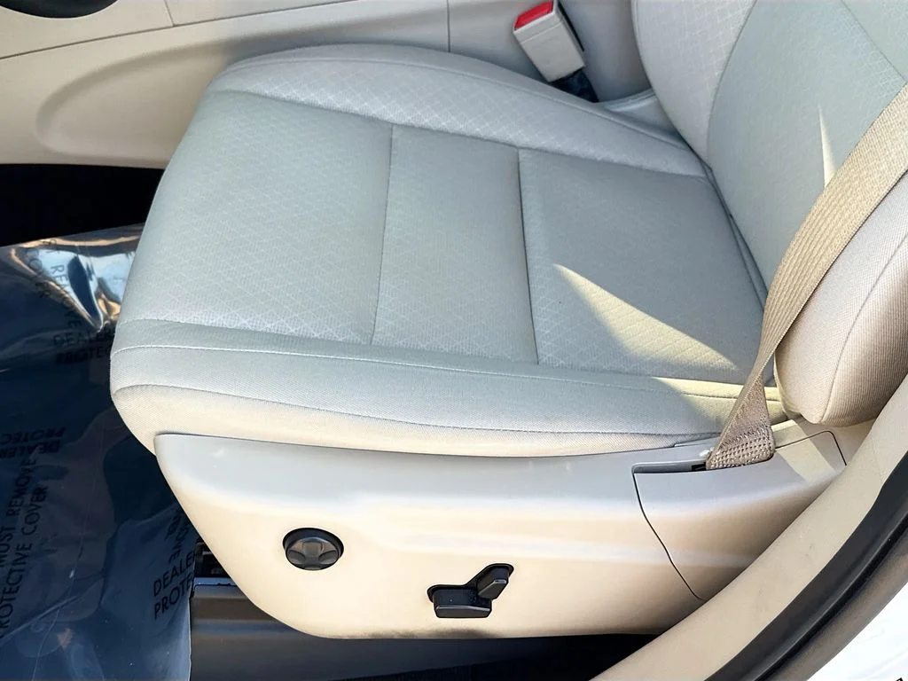 Used 2022 Bright White Clearcoat Jeep Laredo E image 19