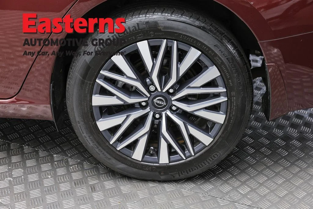 Used 2023 Red Nissan 2.5 SV image 8